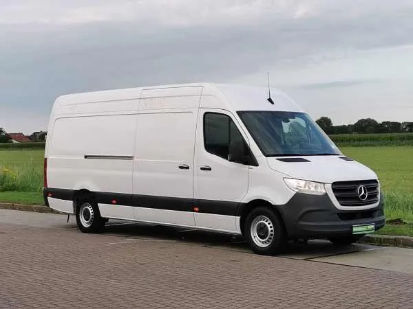 Mercedes-Benz Sprinter 316 L3H2 Maxi AUT MBUX Image 4